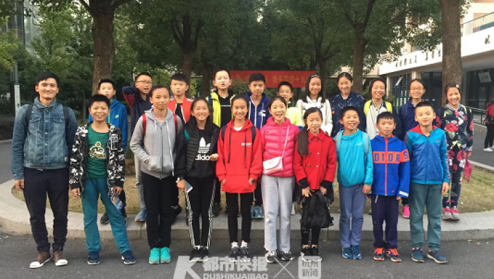 有人清晨出发，穿越大半个杭城，这个暑假，为什么还有老师几乎天天要到学校上班？