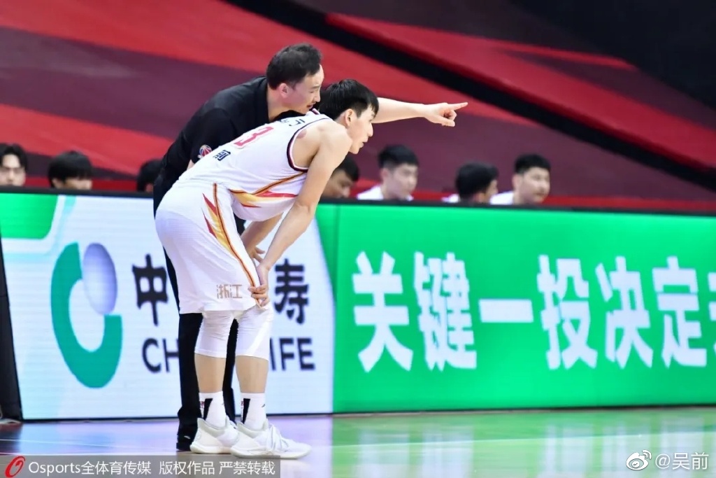 cba吴前是哪个队的(纵观CBA│一往“吴前”！48分登上热搜，他不仅是富二代)