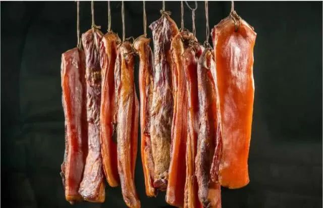 万亩野樱花迎春绽放 云上观景美不胜收