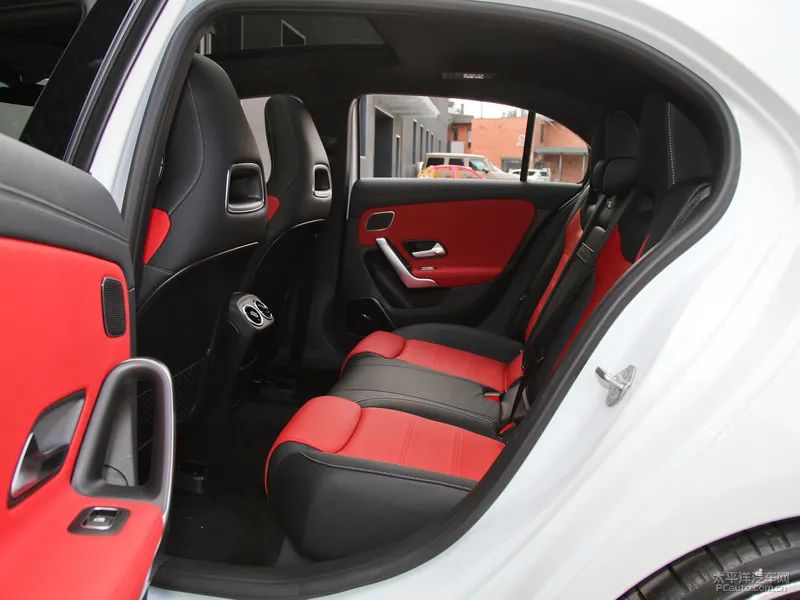 吊打奥迪的AMG A35，年轻人要不要买？
