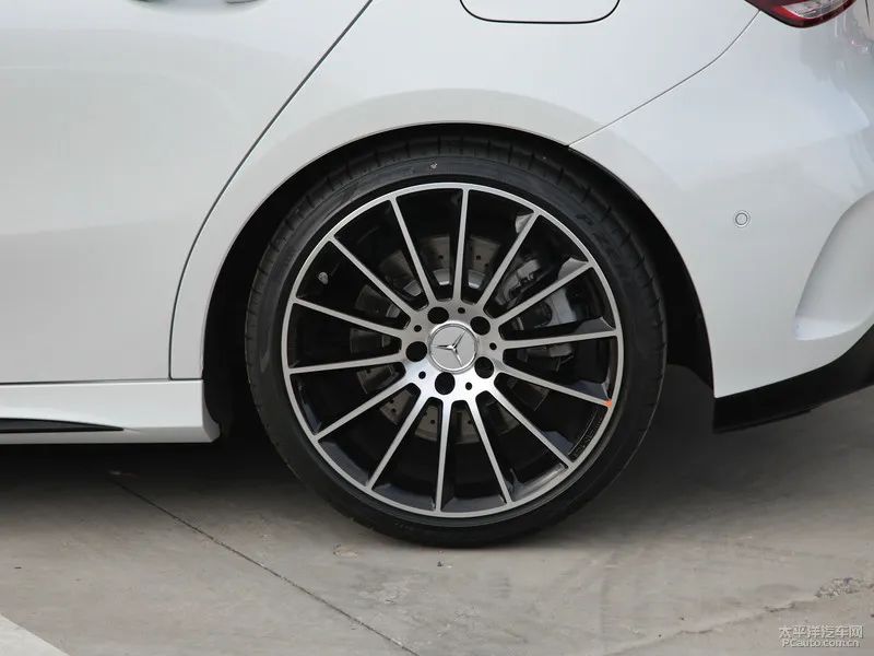 吊打奥迪的AMG A35，年轻人要不要买？