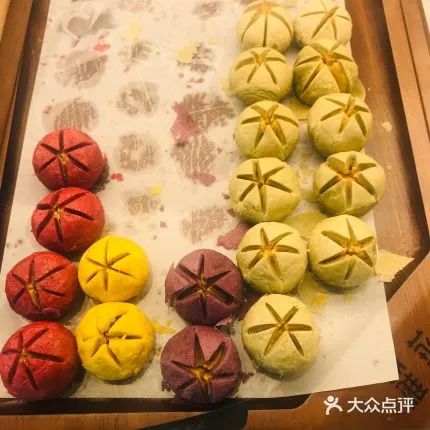 新网红！82岁成都耀华糕点，首个旗舰店来了（组图）