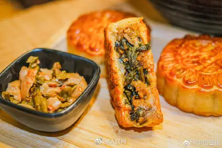 螺蛳粉终于对月饼下手 螺蛳粉馅月饼来了