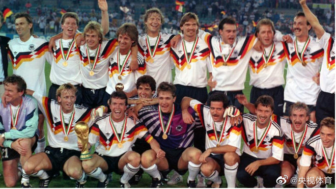 世界杯90后(暴露年龄！90年世界杯冠军成员齐聚 你能认出谁？)