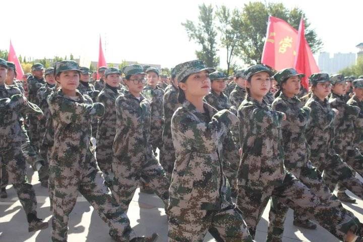 霸气超燃！山东力明科技职业学院新生军训成果汇报