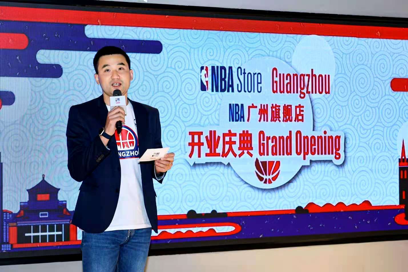 广东有哪些nba主题的地方(NBA最大旗舰店落户广州，为球迷带来全方位体验)