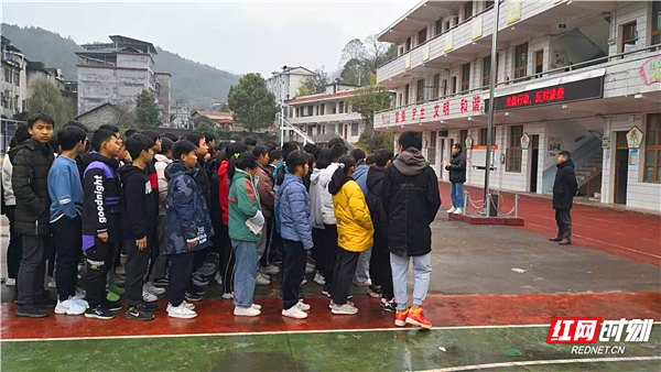 高桥镇中学:向浪费说"不"引领校园新"食"尚