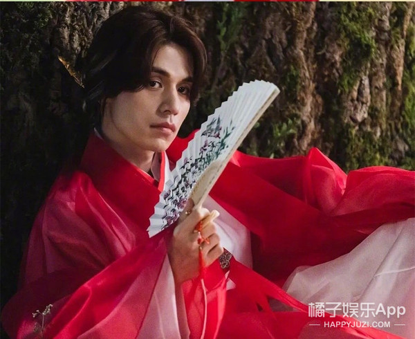 韩剧愈发汉化？服化道疑抄袭《庆余年》，说这是国产古装剧我都信