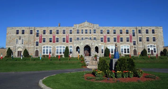 上海美达菲学校荣登《2021胡润百学·可招收中国籍学生的中国国际学校80强》