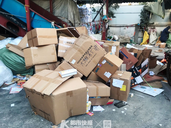 “全国多地纸巾涨价”上热搜，杭州的情况怎么样？最近拿快递盒去回收站，倒是能多换几毛钱