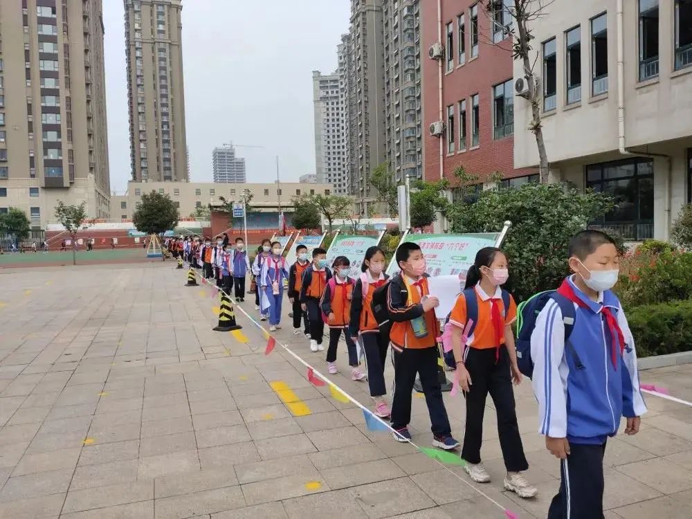 砥砺前行写华章，继往开来谱新篇——石臼小学2020年年终总结