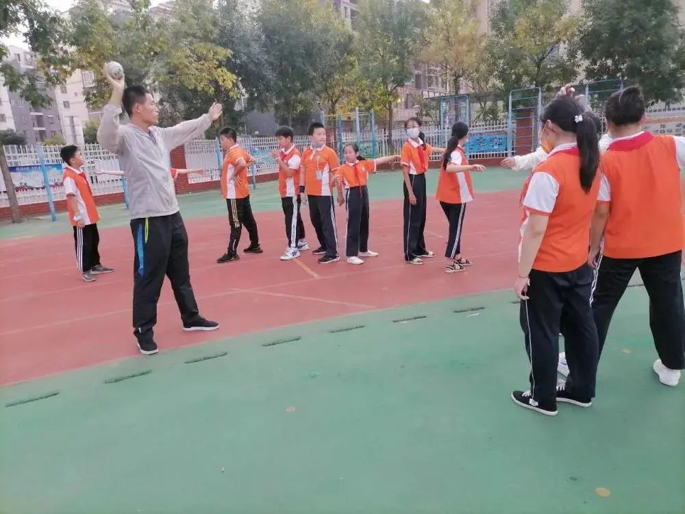 砥砺前行写华章，继往开来谱新篇——石臼小学2020年年终总结