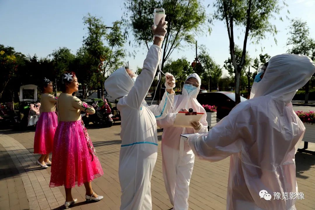 古都开封的鸡毛蒜皮——赵文建 | 影像纪年2020（18）