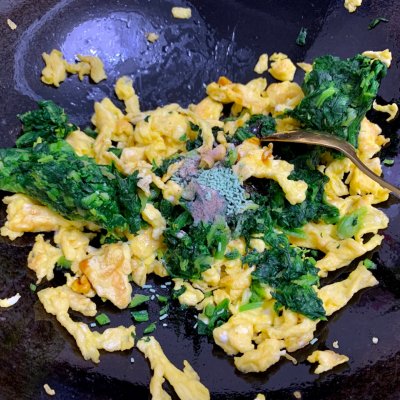 菜馅汤圆怎么做（美味的菠菜蛋皮馅咸汤圆教程）