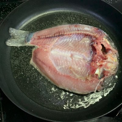 紅燒鯽魚的做法圖解,紅燒鯽魚的做法?