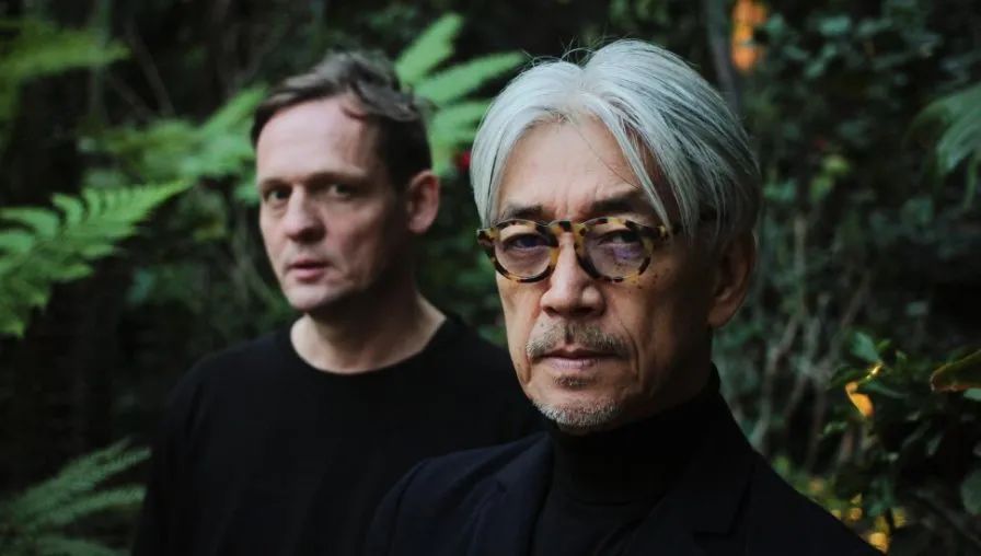 這些傳奇大師的眼鏡框，竟也成了他們最著名的“作品”之一？