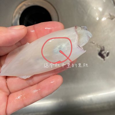 鱿鱼仔怎么做好吃（小葱鱿鱼仔你这么做不怕你不上瘾）