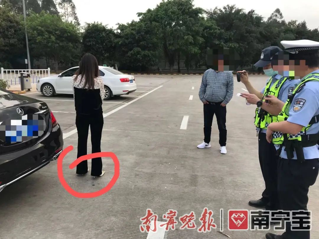 网民在线围观！司机穿高跟鞋超速行驶被查处......
