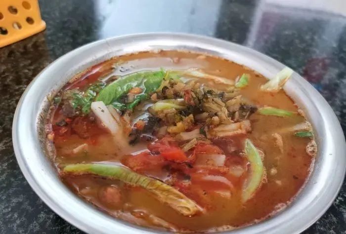 南宁最销魂的30家螺蛳粉店，一天一碗，一个月不重样！