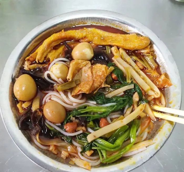南宁最销魂的30家螺蛳粉店，一天一碗，一个月不重样！