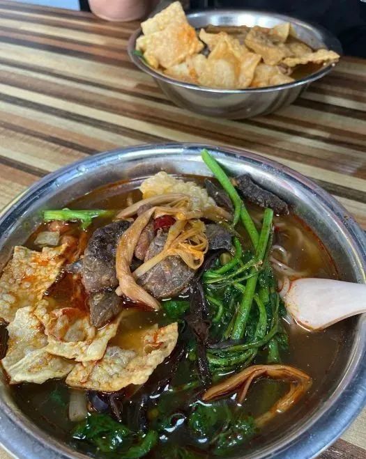 南宁最销魂的30家螺蛳粉店，一天一碗，一个月不重样！