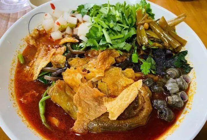 南宁最销魂的30家螺蛳粉店，一天一碗，一个月不重样！