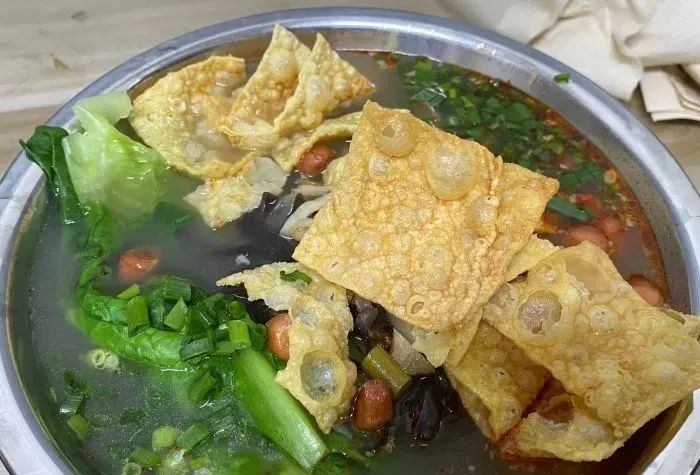 南宁最销魂的30家螺蛳粉店，一天一碗，一个月不重样！