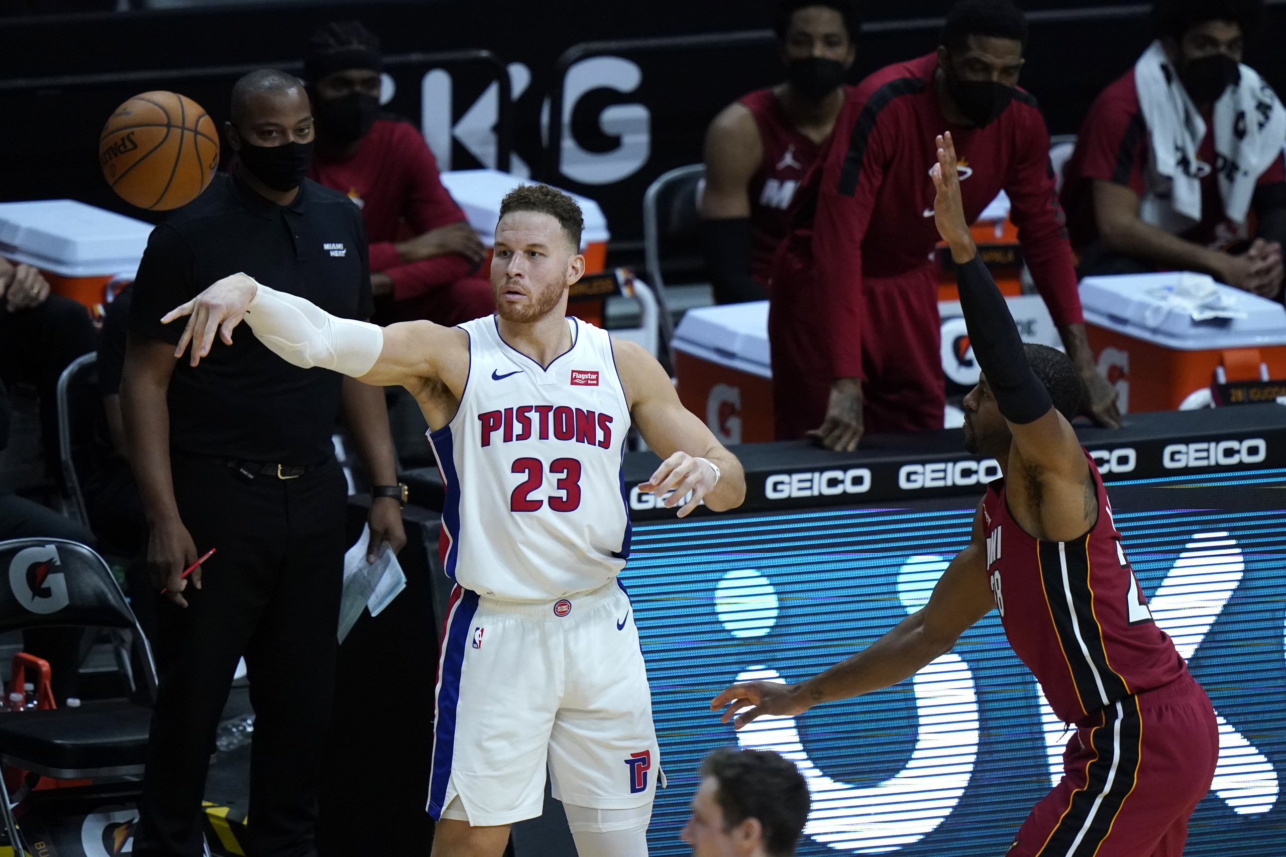 格林芬为什么不能打nba(当“白魔兽”已成往事，格里芬为何无法在NBA优雅老去)