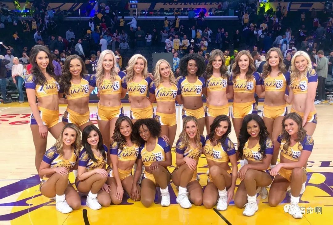 湖人啦啦队(LakerGirls～湖人啦啦队是NBA最受欢迎的啦啦队之一)