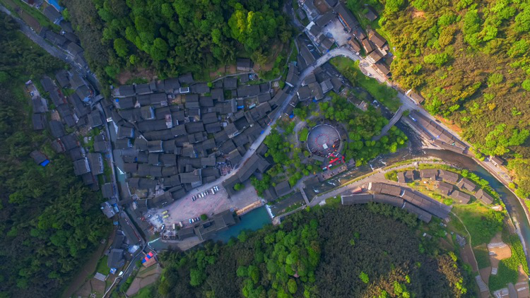 万年之风：天下矮寨，是山水成趣的诗意与流年