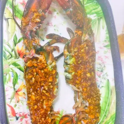 波士顿龙虾做法家常（蒜蓉波士顿龙虾的做法）