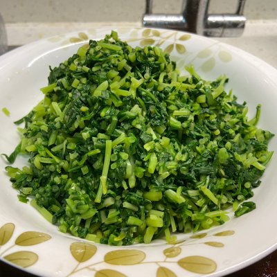 香干马兰头（大人小孩都爱吃马兰头拌香干）