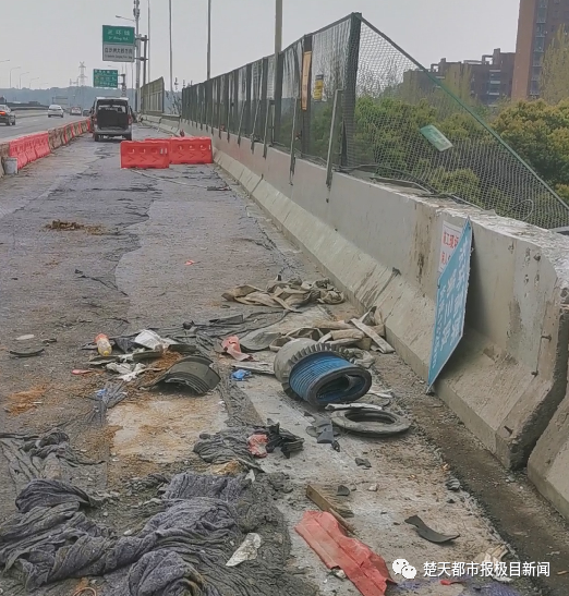 突发！武汉一辆大挂车从三环线高架桥上坠落