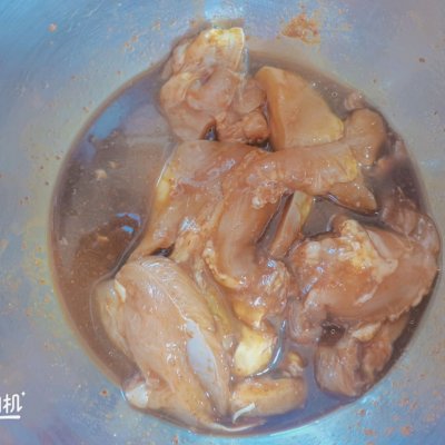 奥尔良烤肉拌饭怎么做（简单好吃的奥尔良烤肉拌饭教程）