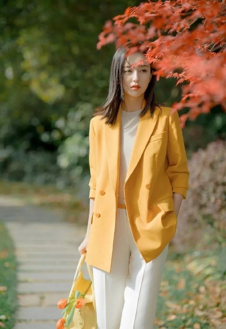 佟麗婭的黃，舒淇的藍，這屆西服很難帶