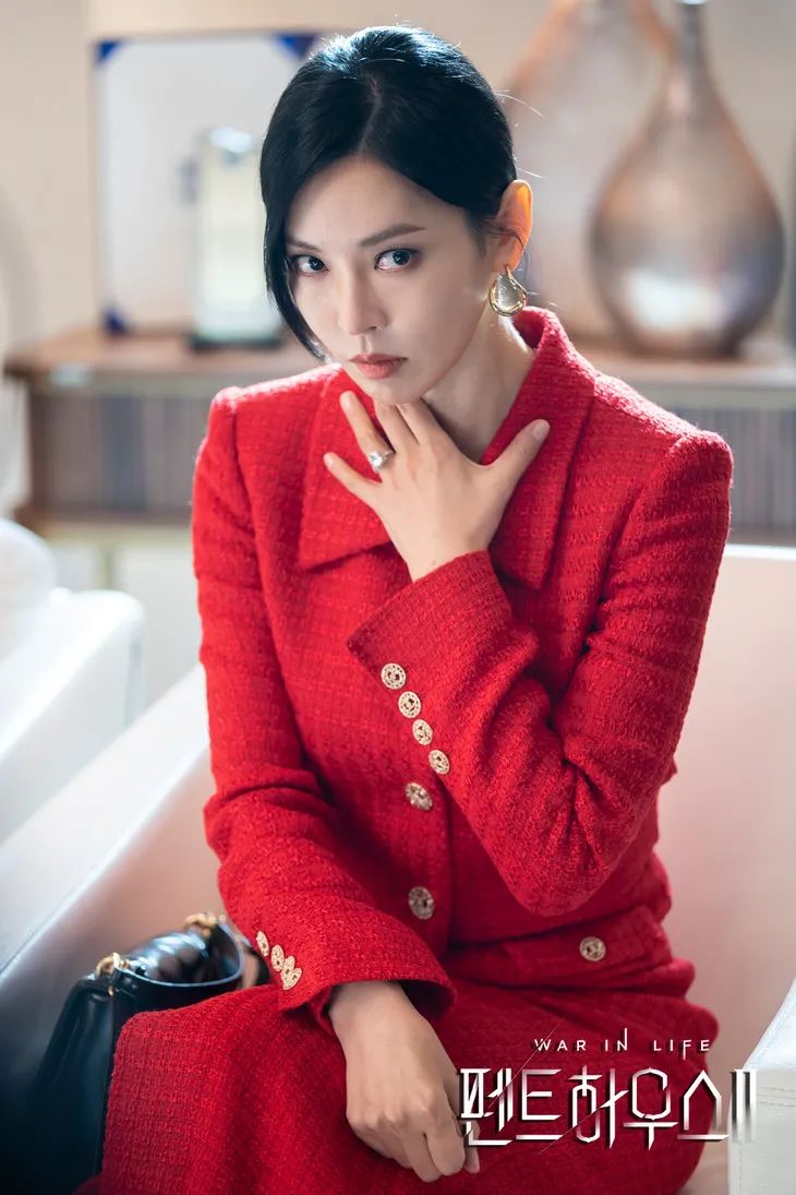 佟麗婭的黃，舒淇的藍，這屆西服很難帶