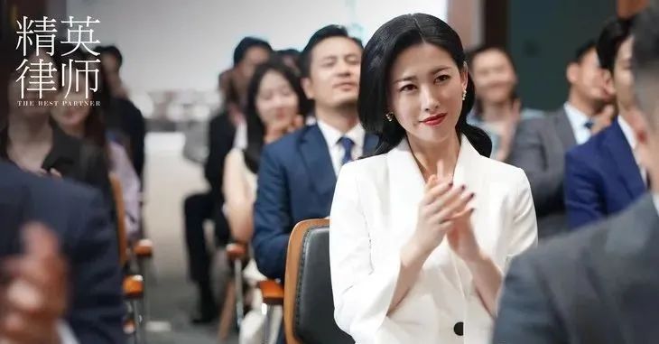 佟麗婭的黃，舒淇的藍，這屆西服很難帶