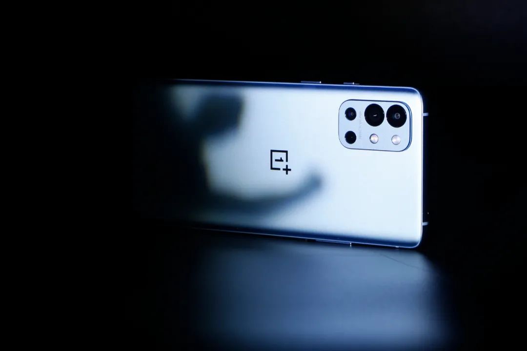 拓展受众面的妙招——OnePlus 9R诠释“忠诚僚机”