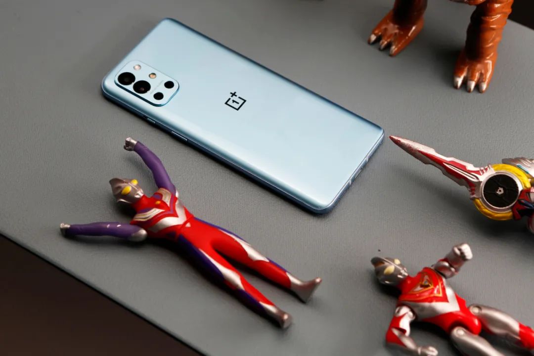 拓展受众面的妙招——OnePlus 9R诠释“忠诚僚机”