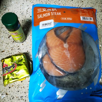 干煎三文鱼食谱（最好吃的香煎三文鱼制作教程分享）