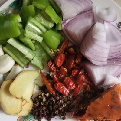 这道火爆八爪鱼，超级简单，绝对下饭