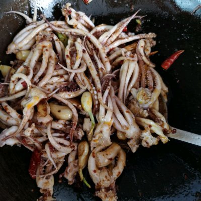 这道火爆八爪鱼，超级简单，绝对下饭