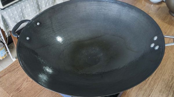 旧铁锅第二次开锅怎么开(大厨教我的铁锅开锅的做法,果然好吃到没朋友