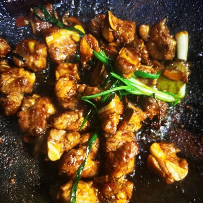 排骨燉土豆的家常做法,紅燒排骨燉土豆的家常做法