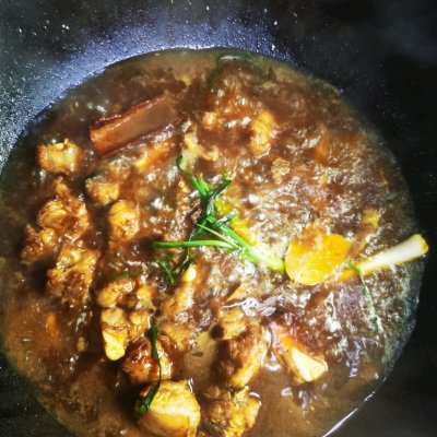 排骨燉土豆的家常做法,紅燒排骨燉土豆的家常做法