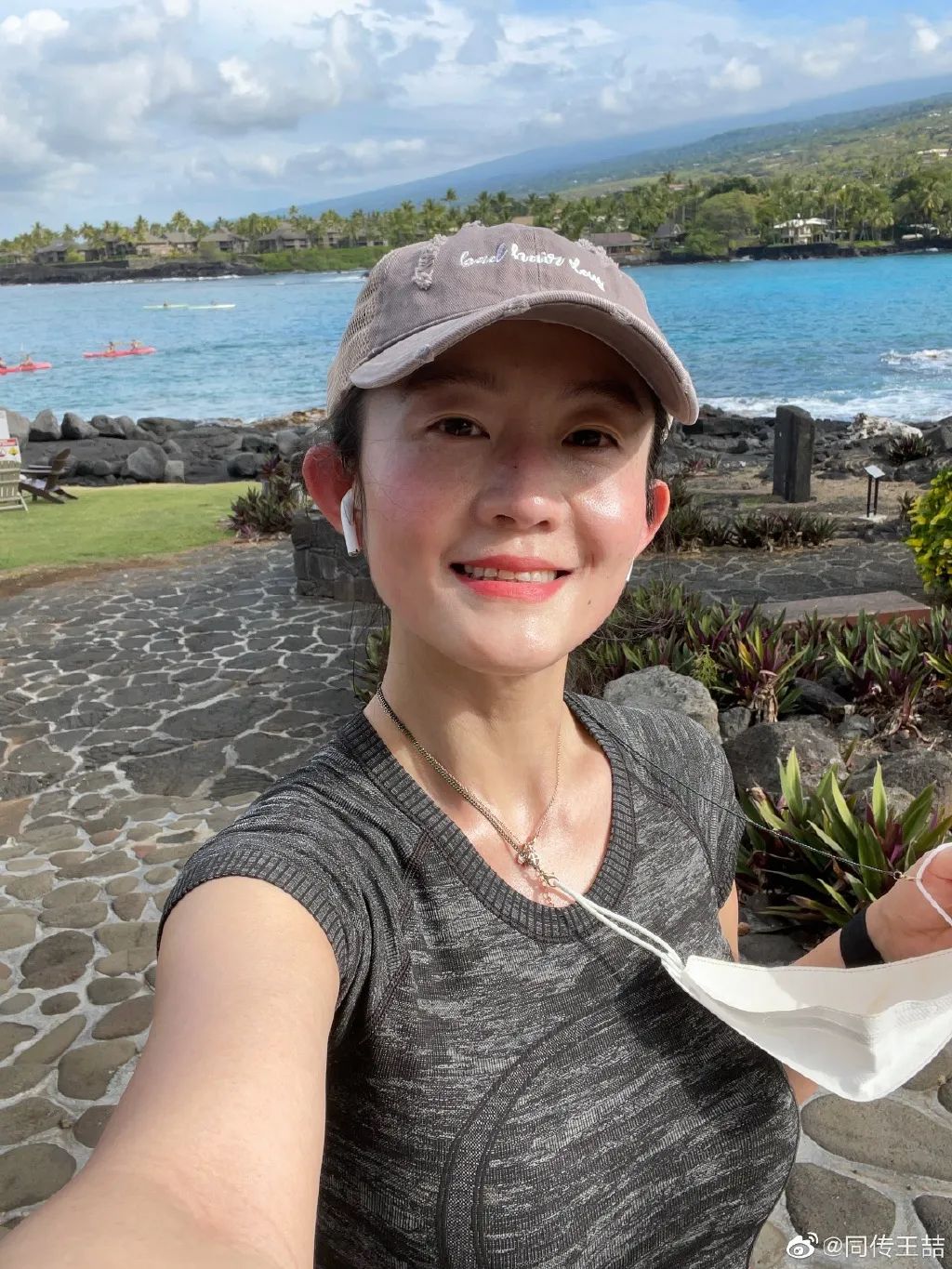 比尔盖茨宣布离婚，这个85后最美华人翻译被骂惨了...