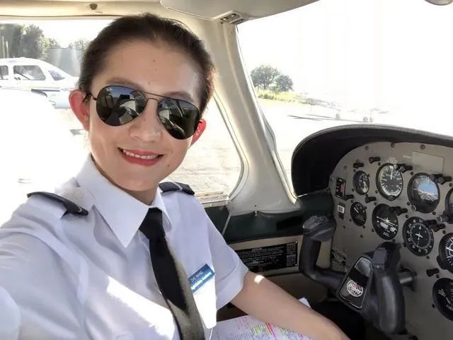 比尔盖茨宣布离婚，这个85后最美华人翻译被骂惨了...