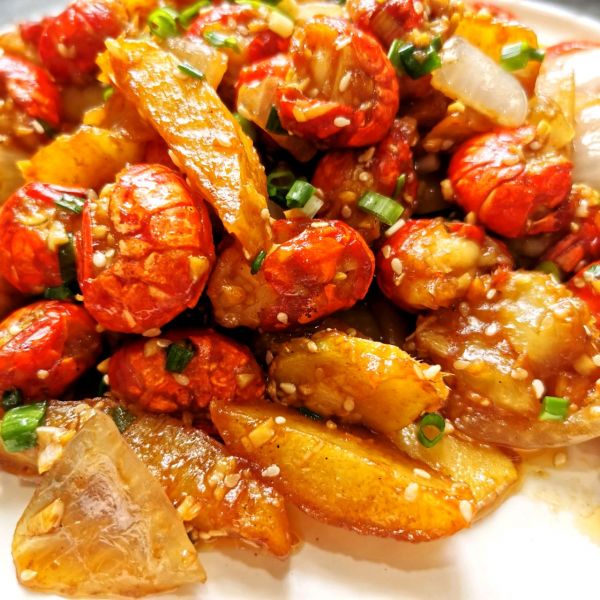 简单好上手的蒜蓉土豆小龙虾尾,解决你的没胃口