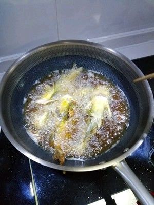 昂刺鱼汤怎么做不腥（教你做鲜得掉眉的菌菇昂刺鱼汤）