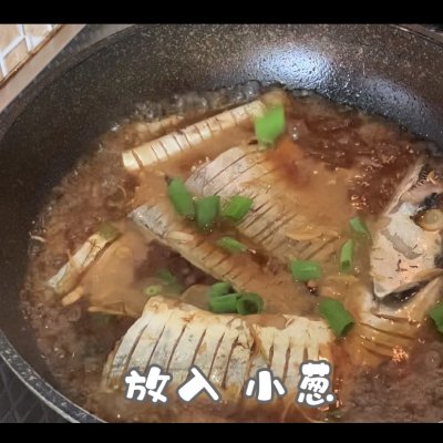 家常紅燒帶魚,家常紅燒帶魚的做法